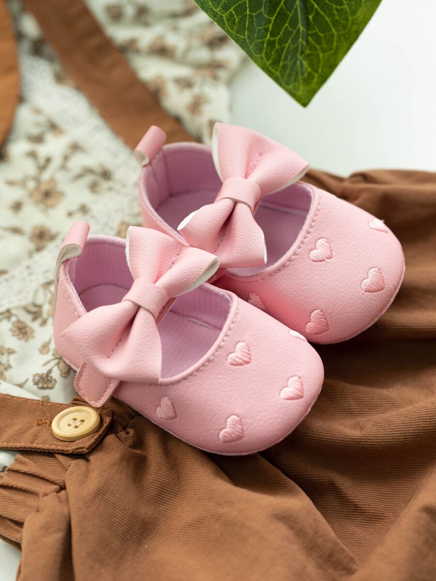1pair Infant Mary Jane Flat Casual Shoes With Heart Embroidery - Pink - View 1