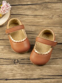 Säuglingsschuhe mit Muschelsaum Mary Jane Ballerinas