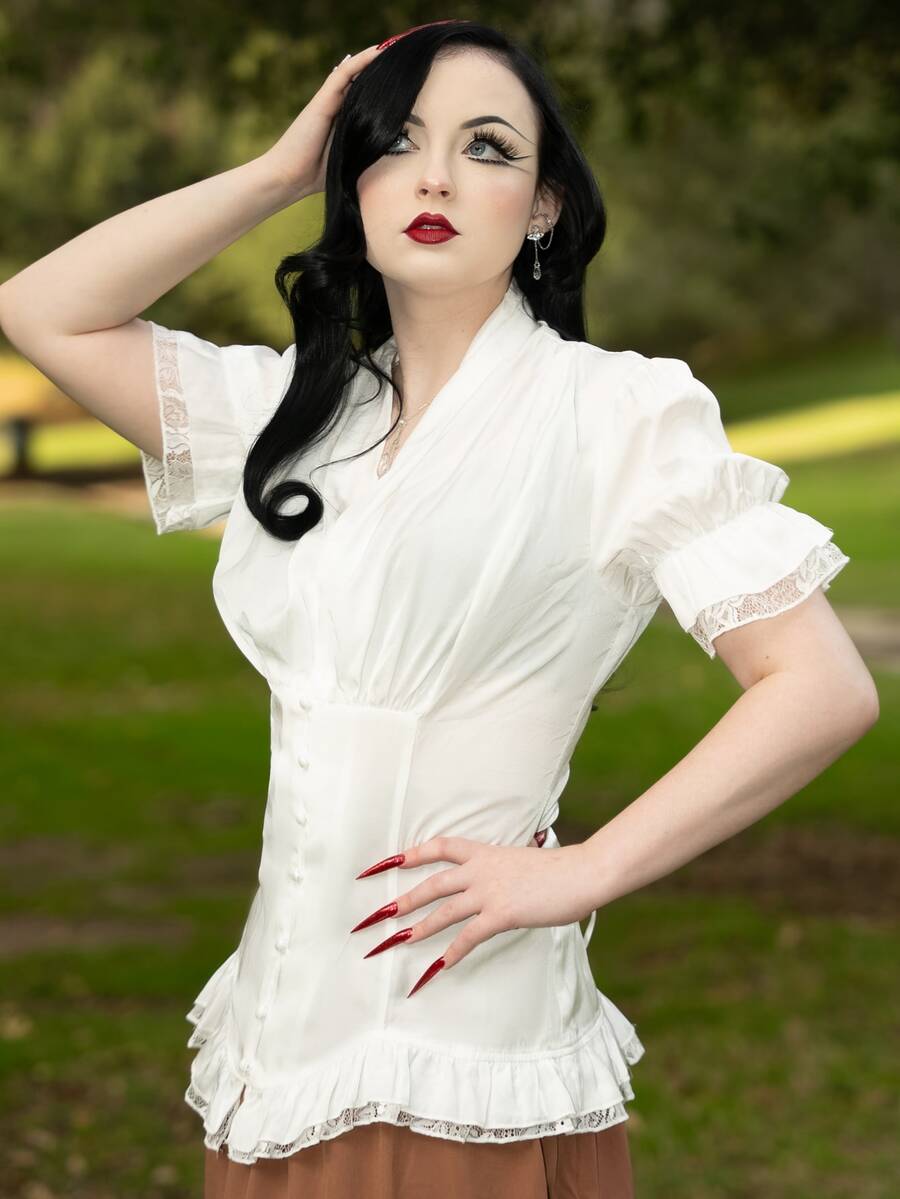 Scarlet Darkness Áo sơ mi nữ Viên lá sen Nút phía trước Tranh thêu màu trơn Thanh lịch - trắng - Xem 1