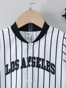 小男童條紋和字母圖案棒球領襯衫和短褲