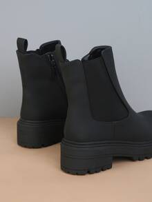 Zipper Side Stitch Detail Chelsea Boots - Black - View 2