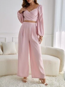 Mulvari 燈籠袖後背打褶短款上衣和褲子套裝 - 淺粉色 - 查看 1