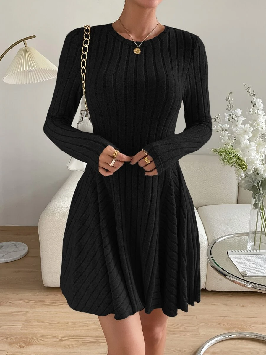 SHEIN Essnce 螺紋針織喇叭下擺洋裝 - 黑色 - 查看 1