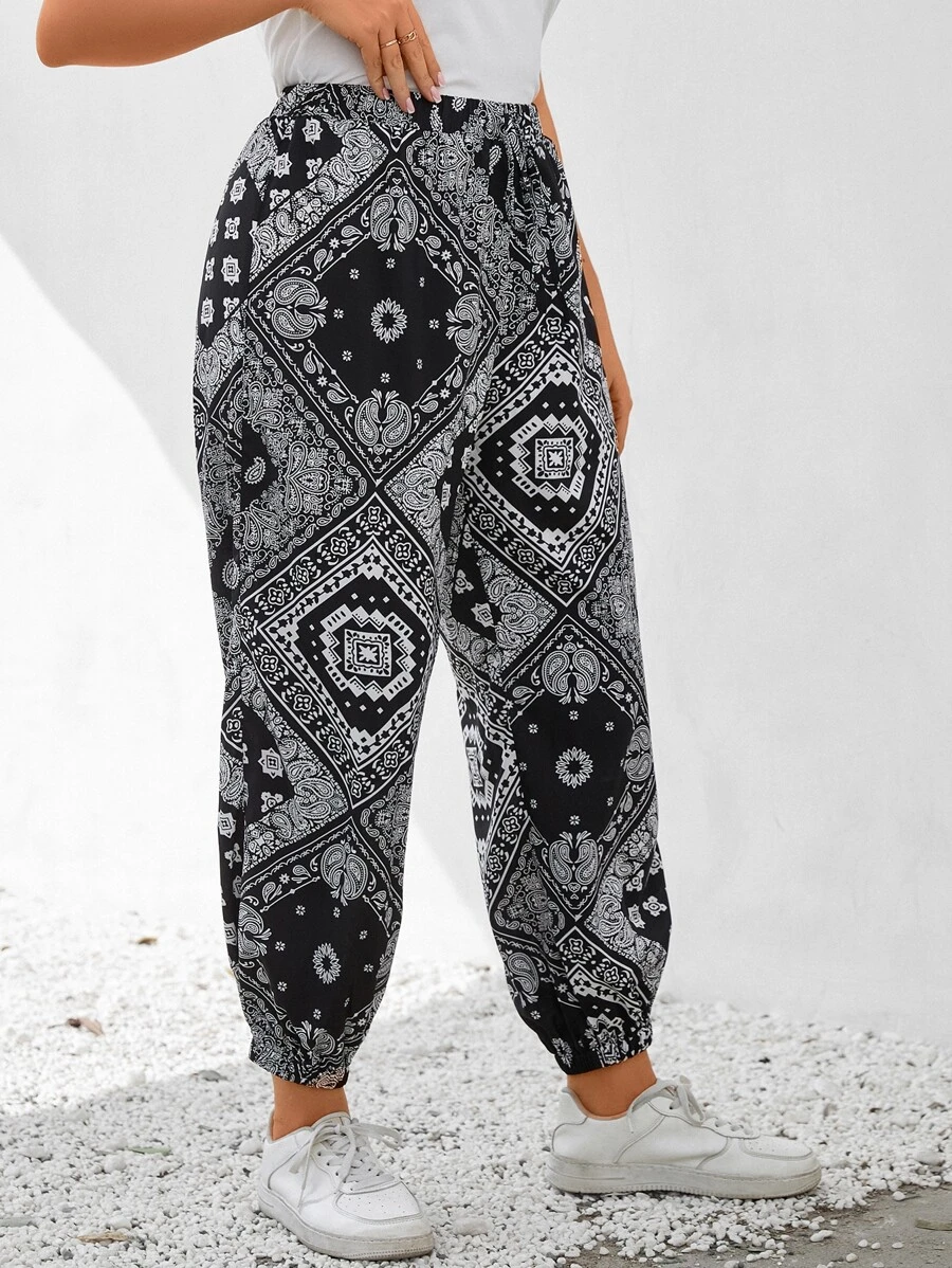 SHEIN Holidaya Plus Paisley Print Carrot Trousers - Black and White - View 1