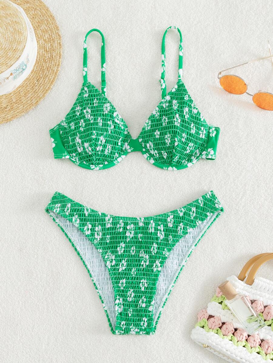 SHEIN Swim Summer Beach Floral Smocked Underwire Bikini Set - Green - View 1