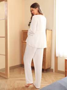 SHEIN 孕婦蕾絲邊荷葉袖上衣和褲子睡衣套裝 - 白色 - 查看 2