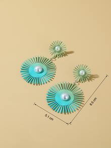 Retro Personalized Circle Hoop Earrings, Exaggerated Fashionable Lightweight Luxury Ear Jewelry - Green - View 3