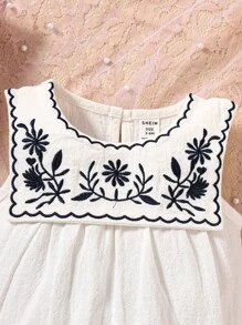 SHEIN Baby Floral Embroidery Bodysuit - White - View 3