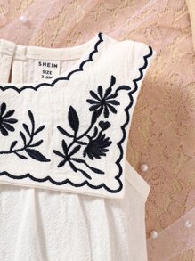 SHEIN Baby Floral Embroidery Bodysuit - White - View 4