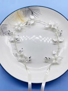 花和人造珍珠裝飾新娘髮帶