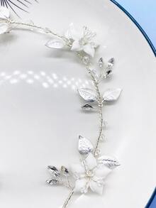 花和人造珍珠裝飾新娘髮帶