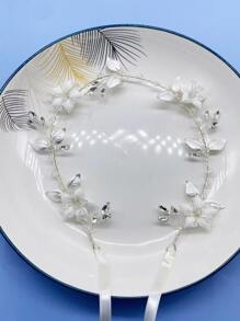 花和人造珍珠裝飾新娘髮帶