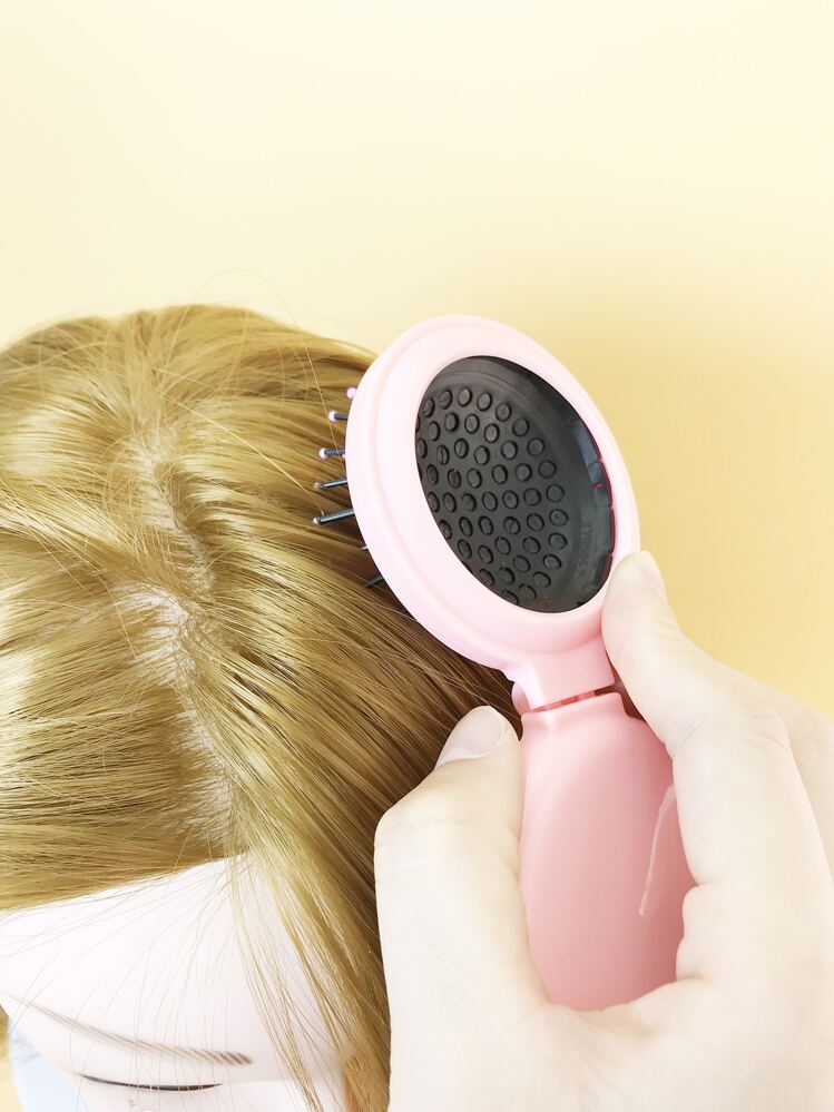 หวีแปรง+กระจก ขนาดกระเป๋า ชิ้นเดียว แปรงผมขนาดเล็กสำหรับกระเป๋า แปรงผมพร้อมกระจกสำหรับสาวๆ กระจกพกพาขนาดเล็กพร้อมแปรง ขนาดเดินทาง แปรงผมพับได้สำหรับกระเป๋าเป้หวี - สีชมพู - ดู 2