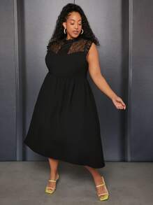 SHEIN CURVE+ Plus Contrast Lace Keyhole Back Dress - Black - View 5