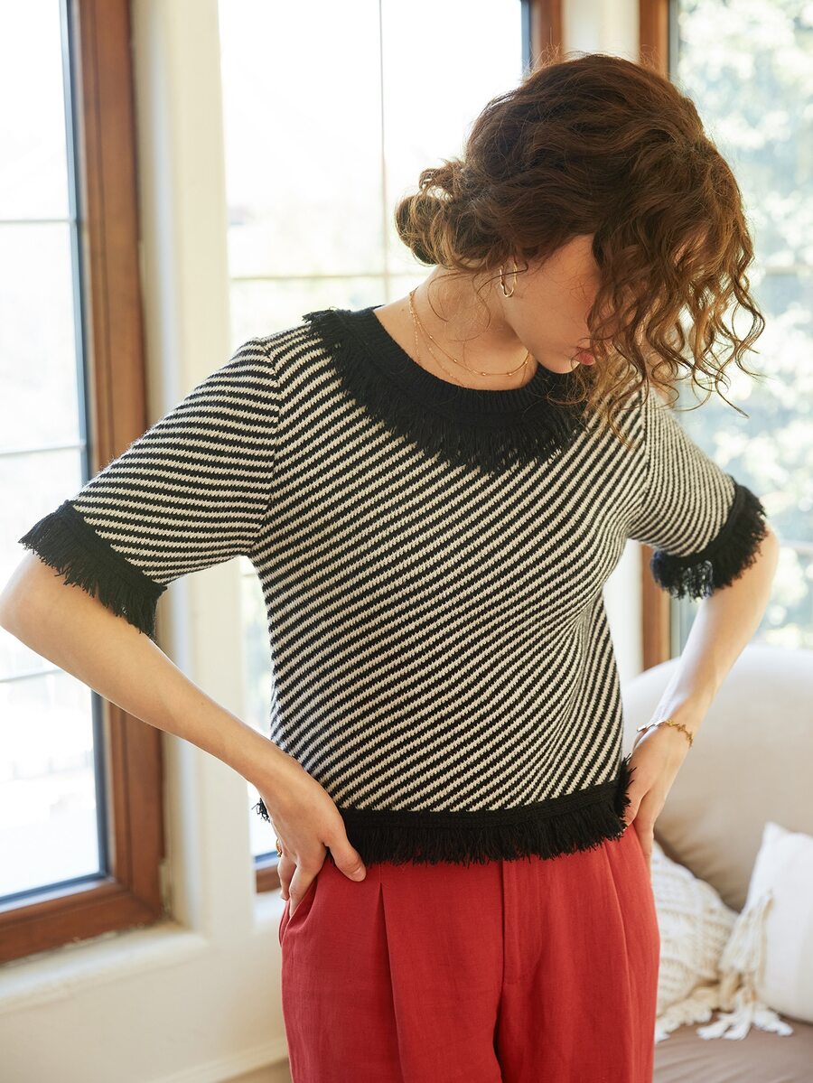 Knit Mix Crew Neck Striped Patchwork Fringed Hem Short Sleeve Knit Top, Random Stripe - Black and White - View 1