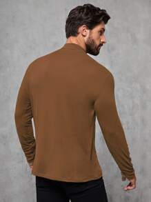 Manfinity Homme Hombres Camiseta con estampado de letra de cuello alto - Marrón - Ver 2