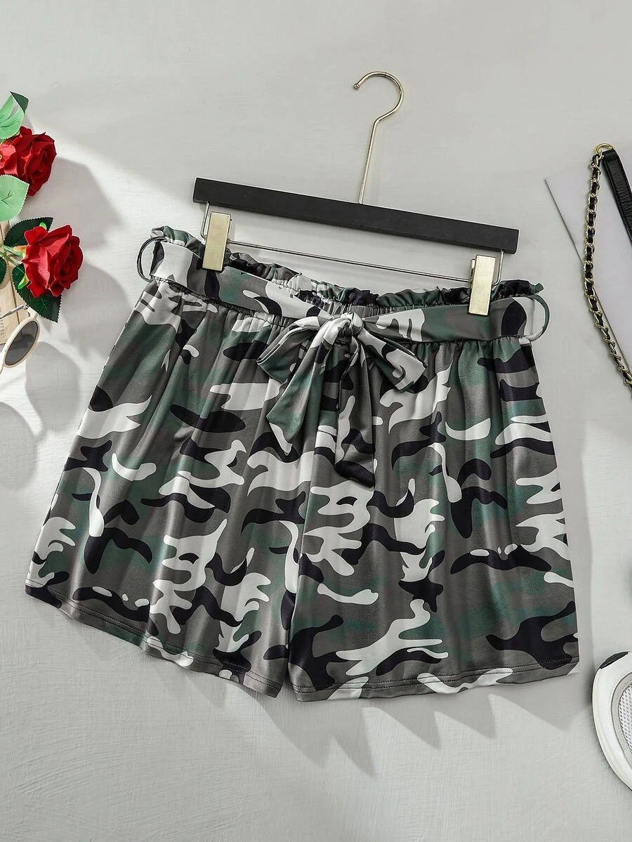 SHEIN LUNE Plus Camo Print Belted Shorts - Multicolor - View 1