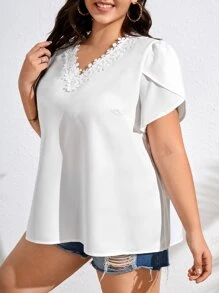 SHEIN LUNE 大碼拼接水溶蕾絲花瓣袖襯衫 - 白色 - 查看 4