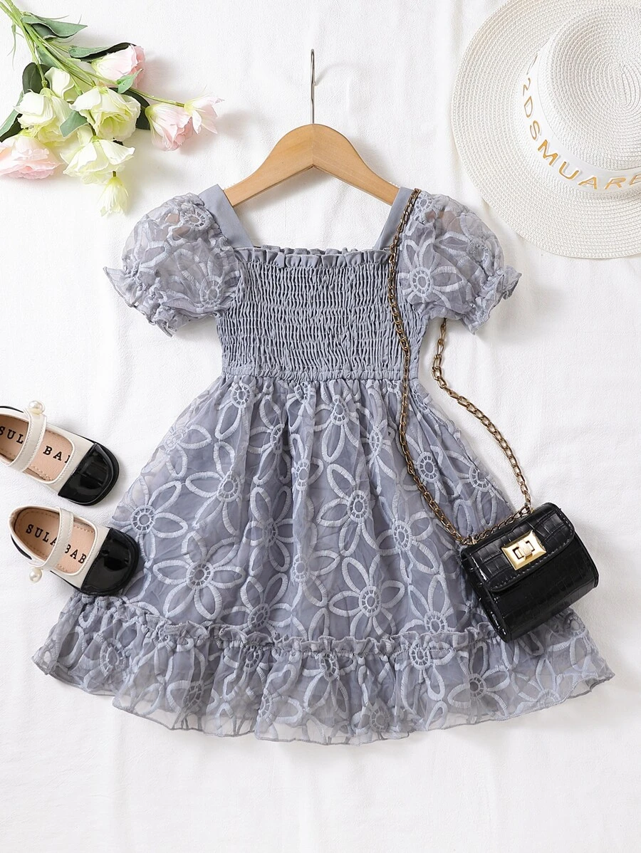 SHEIN 年輕女孩公主泡泡袖連身裙，帶有 3d 蝴蝶結和光滑緞面面料，適合演出、婚禮、晚會、生日派對 - 灰色 - 查看 1