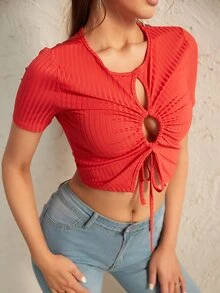 D&M Camiseta crop con abertura con cordón delantero - Rojo - Ver 7