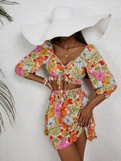 SHEIN VCAY 滿版印花前繫帶短款上衣和短褲