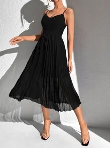 SHEIN Tall 素色百褶下擺吊帶連衣裙 - 黑色 - 查看 1