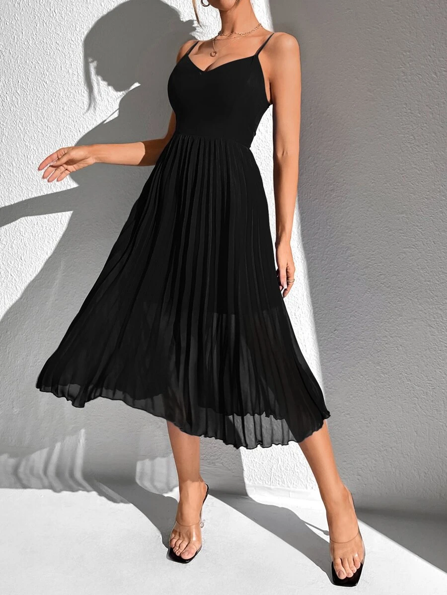 SHEIN Tall 素色百褶下擺吊帶連衣裙 - 黑色 - 查看 1