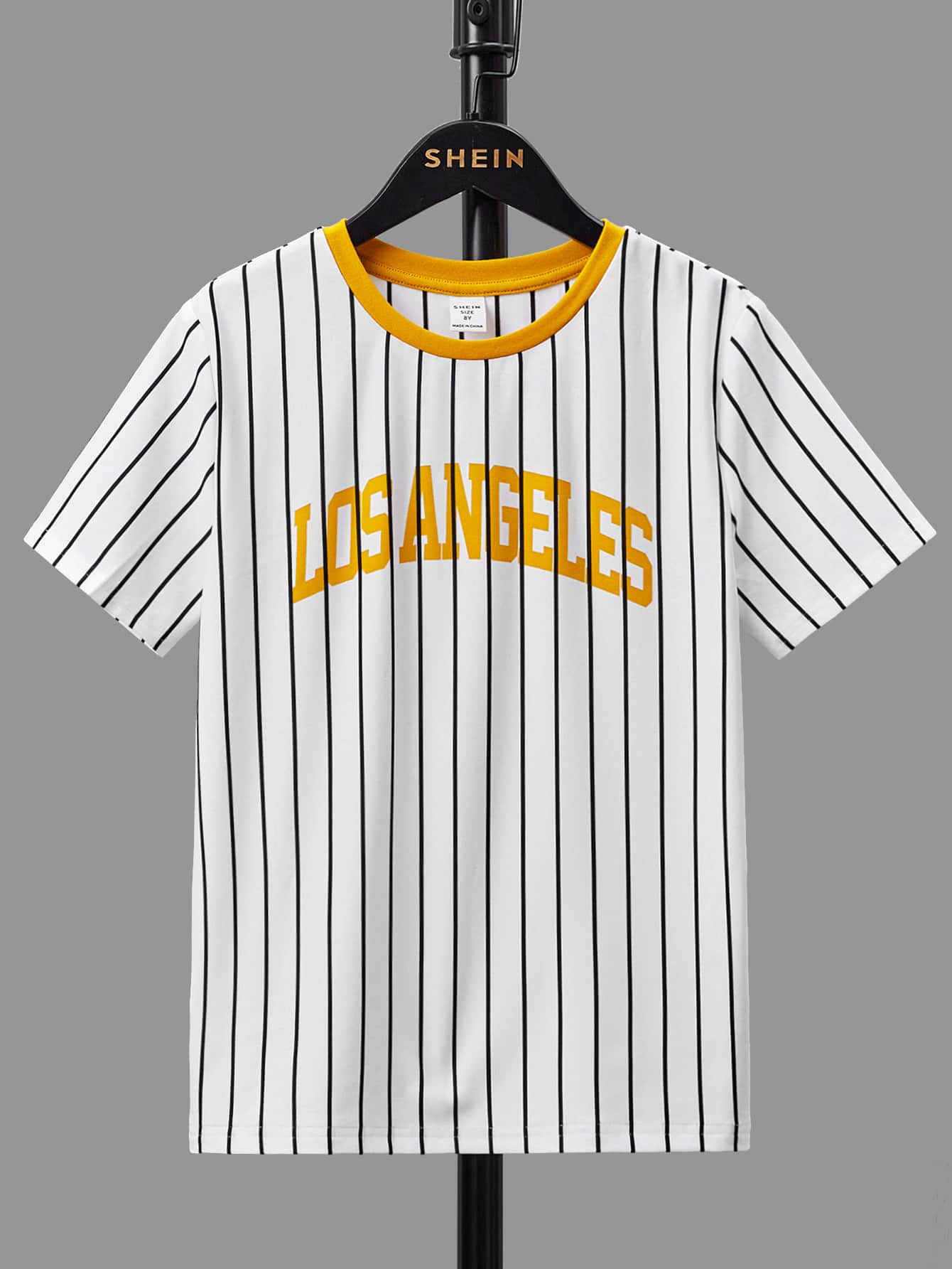 SHEIN 男孩條紋和字母圖案T恤