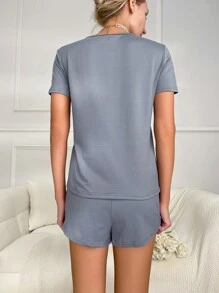 Conjunto de pijama shorts con camiseta con estampado de corazón y letra - Neblina azul - Ver 2