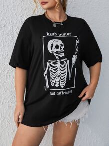 CovetEZ Plus Skeleton & Slogan Áo thun trễ vai có đồ họa, chết bên trong nhưng chứa caffein - màu đen - Xem 5