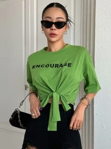 DAZY 字母圖案前打結落肩袖短款T恤 - 綠色 - 查看 3