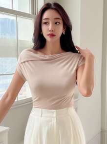 DAZY Áo thun nữ Bất đối xứng màu trơn Giải trí - Màu be - Xem 5