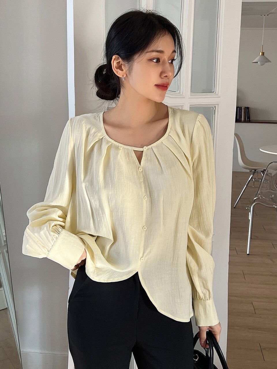 Keyhole Neckline Plicated Detail Blouse