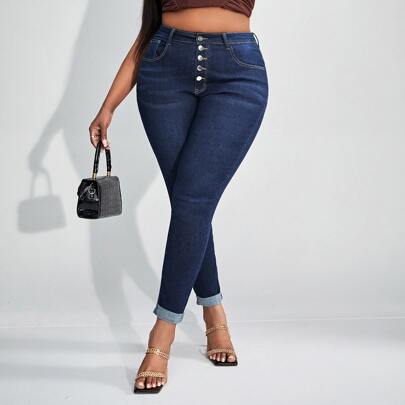 Plus Size Women Buttoned Front Pocket Skinny Jeans