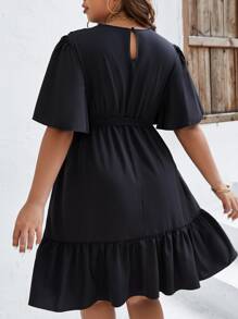 SHEIN LUNE Vestido con cinturón con encaje en contraste de manga mariposa bajo con fruncido - Negro - Ver 2