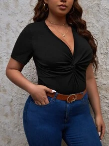 SHEIN Frenchy 大碼前扭結深V領T恤 - 黑色 - 查看 4