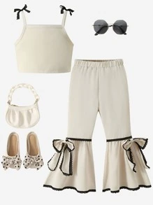 SHEIN 小女童1入組肩上打結吊帶上衣和1入組前蝴蝶結喇叭褲 - 米色 - 查看 1