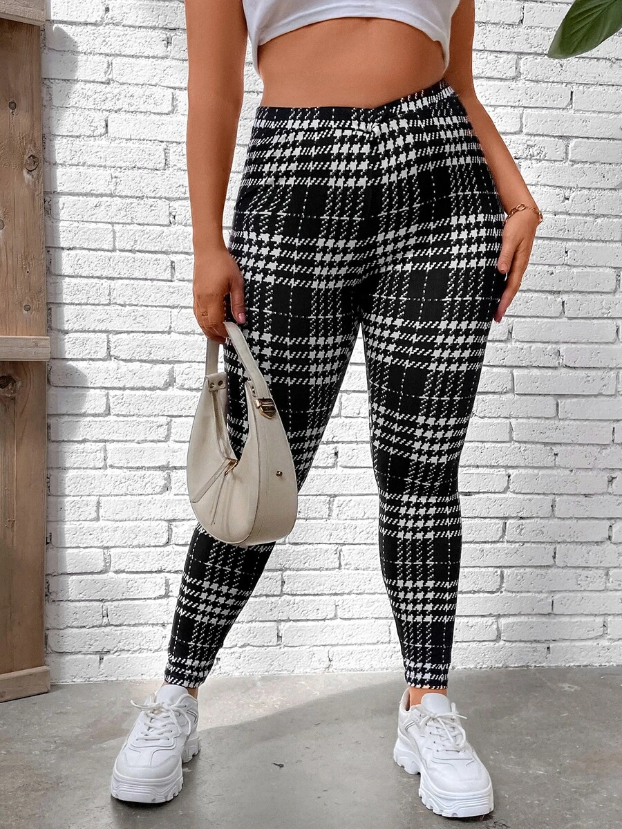 Calvaya Plus Plaid Print Leggings - Black and White - View 1