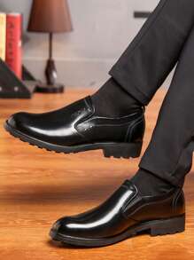 Men Minimalist Dress Loafers - Black - View 2