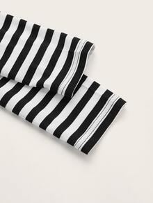 SHEIN EZwear Camiseta con estampado de rayas - Blanco y Negro - Ver 4