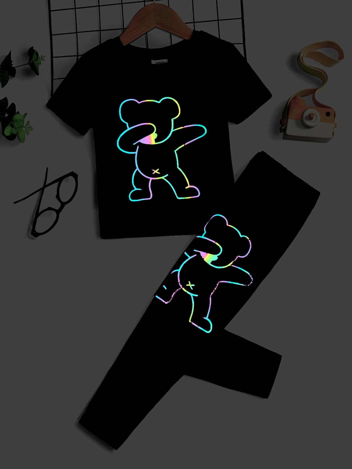 SHEIN Toddler Boys Reflective Bear Print Snug Fit PJ Set - Black - View 1