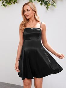 SHEIN 孕婦素色吊帶連衣裙 - 黑色 - 查看 2