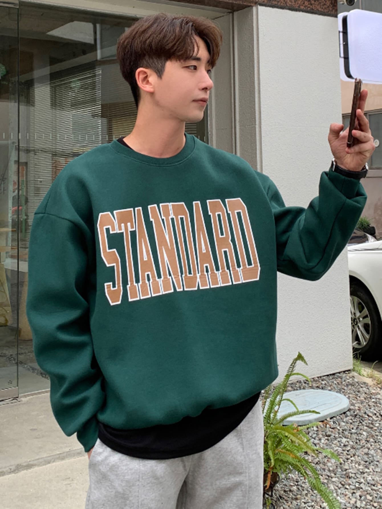 DAZY Men Letter Graphic Drop Shoulder Sweatshirt - Dark Green - View 1