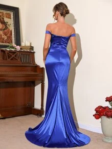 LOVE&LEMONADE 一字肩褶邊高衩緞面正式禮服 - 寶藍色 - 查看 2