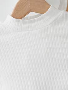 SHEIN Chicas Camiseta tejido de canalé ribete con fruncido & Falda con estampado de cuadros con cinturón - Multicolor - Ver 3