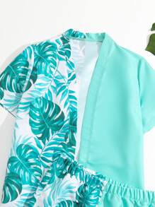 男孩熱帶圖案和服罩衫和沙灘褲