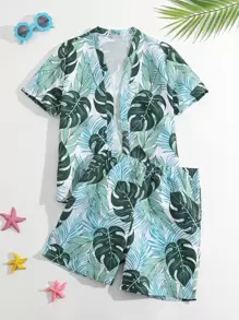 男孩熱帶圖案和服罩衫和沙灘褲