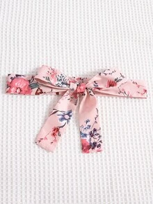 女孩印花荷葉邊上衣和腰帶半身裙