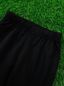 小男童字母圖案連帽背心上衣和褲子