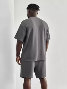 Manfinity VCAY Men Plus Lion Print Tee & Letter Patched Shorts - Grey - View 2